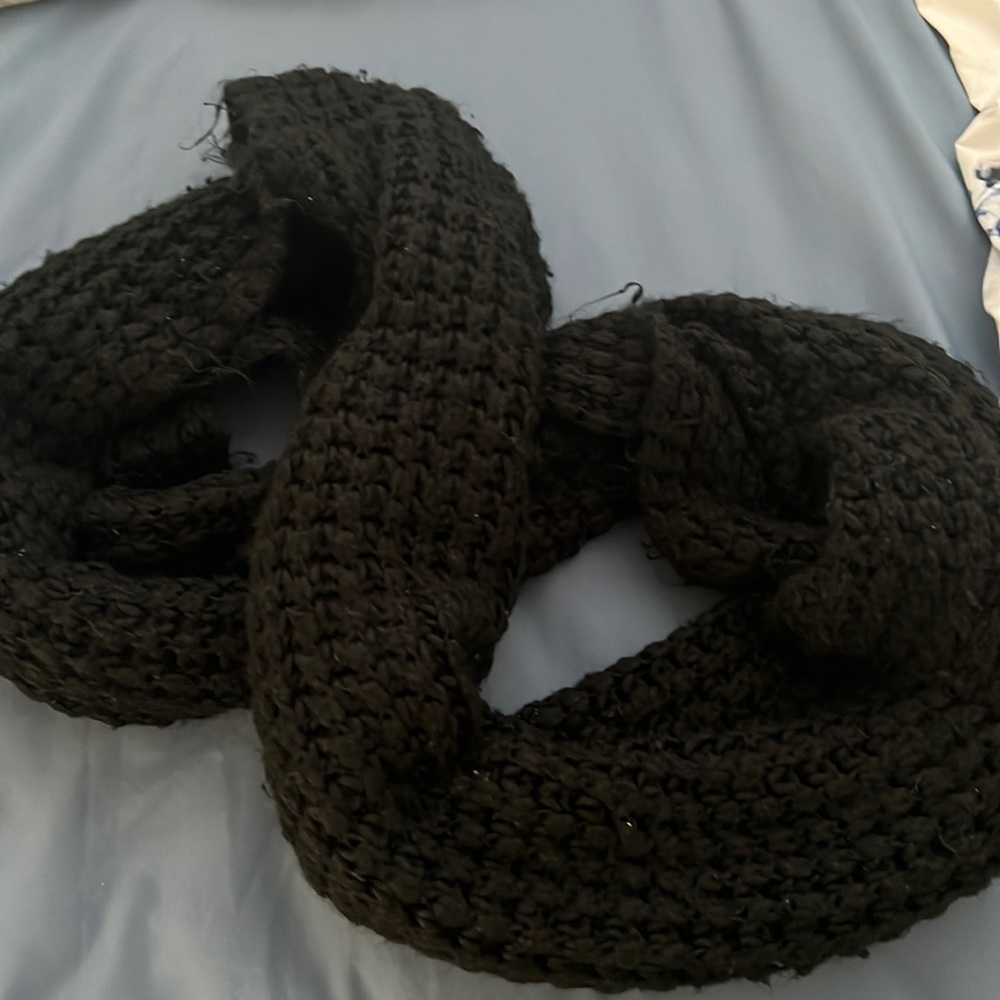Knit infinity scarf